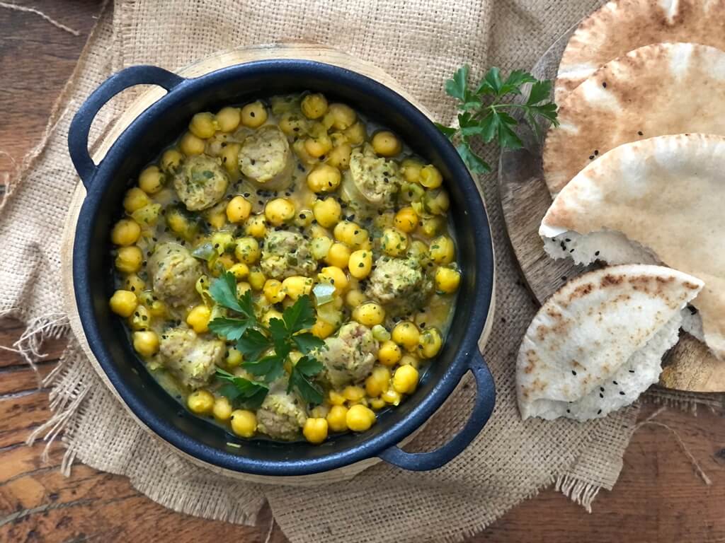 Curri de cigrons amb botifarra