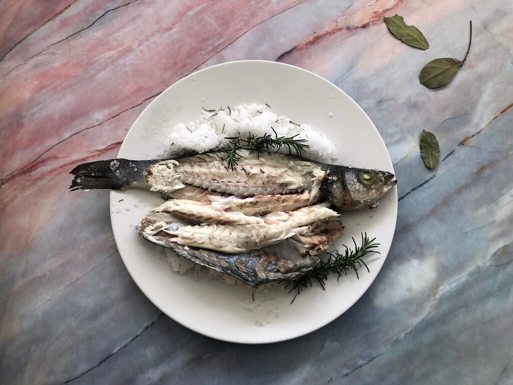 Llobarro a la sal