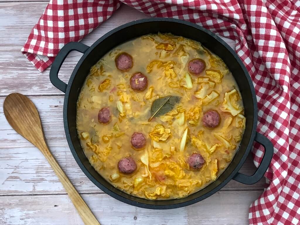 Sopa de col amb mandonguilles